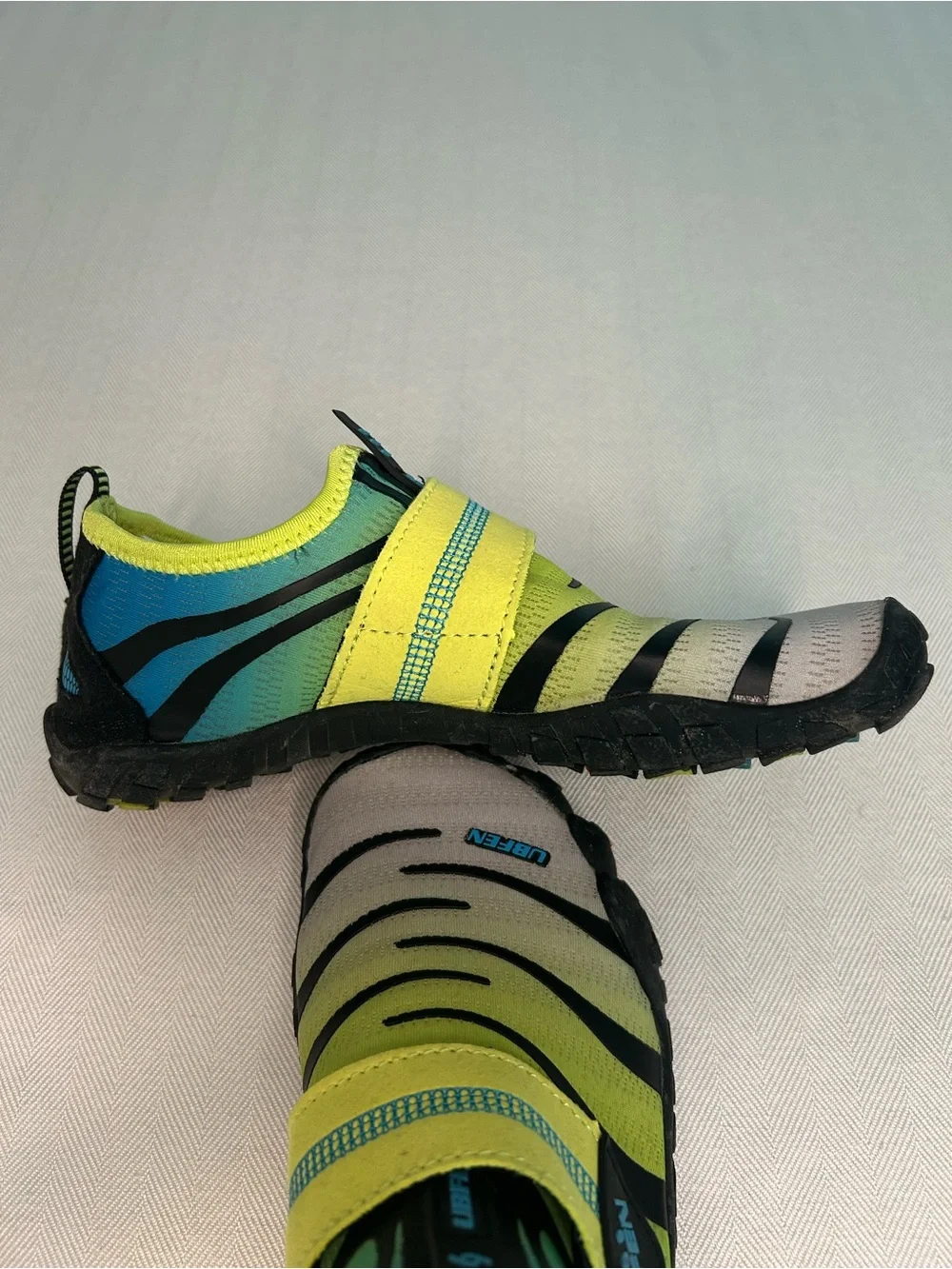 UBFEN Big Kids Water Shoes Aqua Socks Barefoot Beach Sports Swim Pool Quick Dry